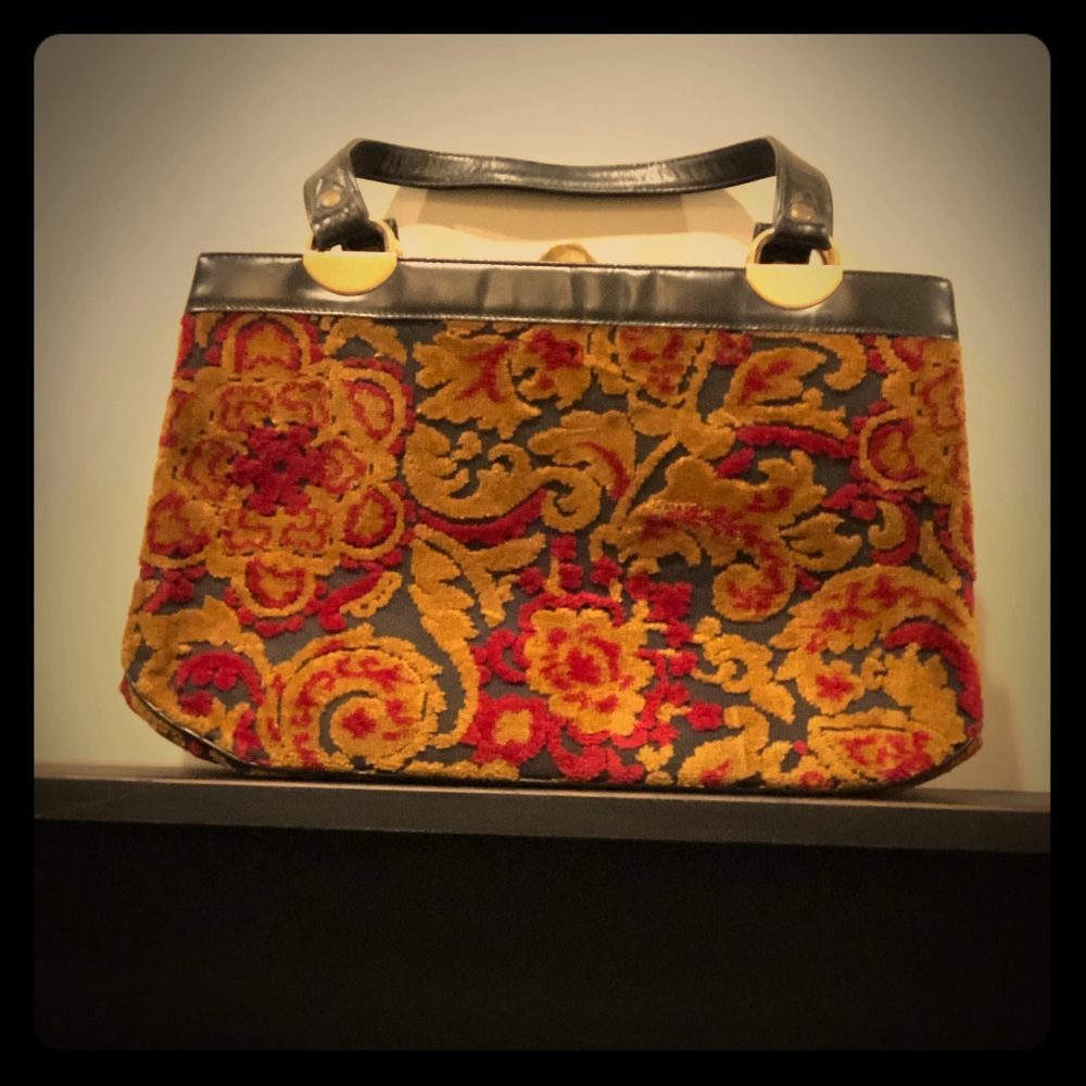 Very cool Chenille Tapestry Vintage Purse